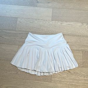 Brand new white Gold hinge athletic skirt w/ pockets underneath